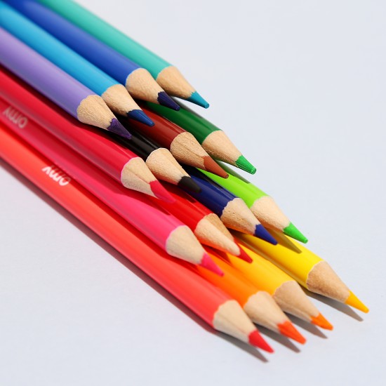 Omy - 16 crayons de couleurs