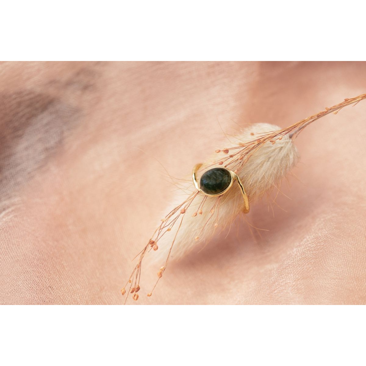 Muja Juma - Bague avec agate mousse ovale