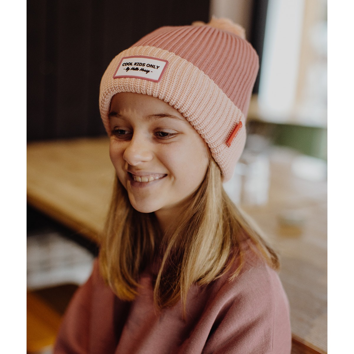 Hello Hossy - Bonnet enfant à pompon rose pastel