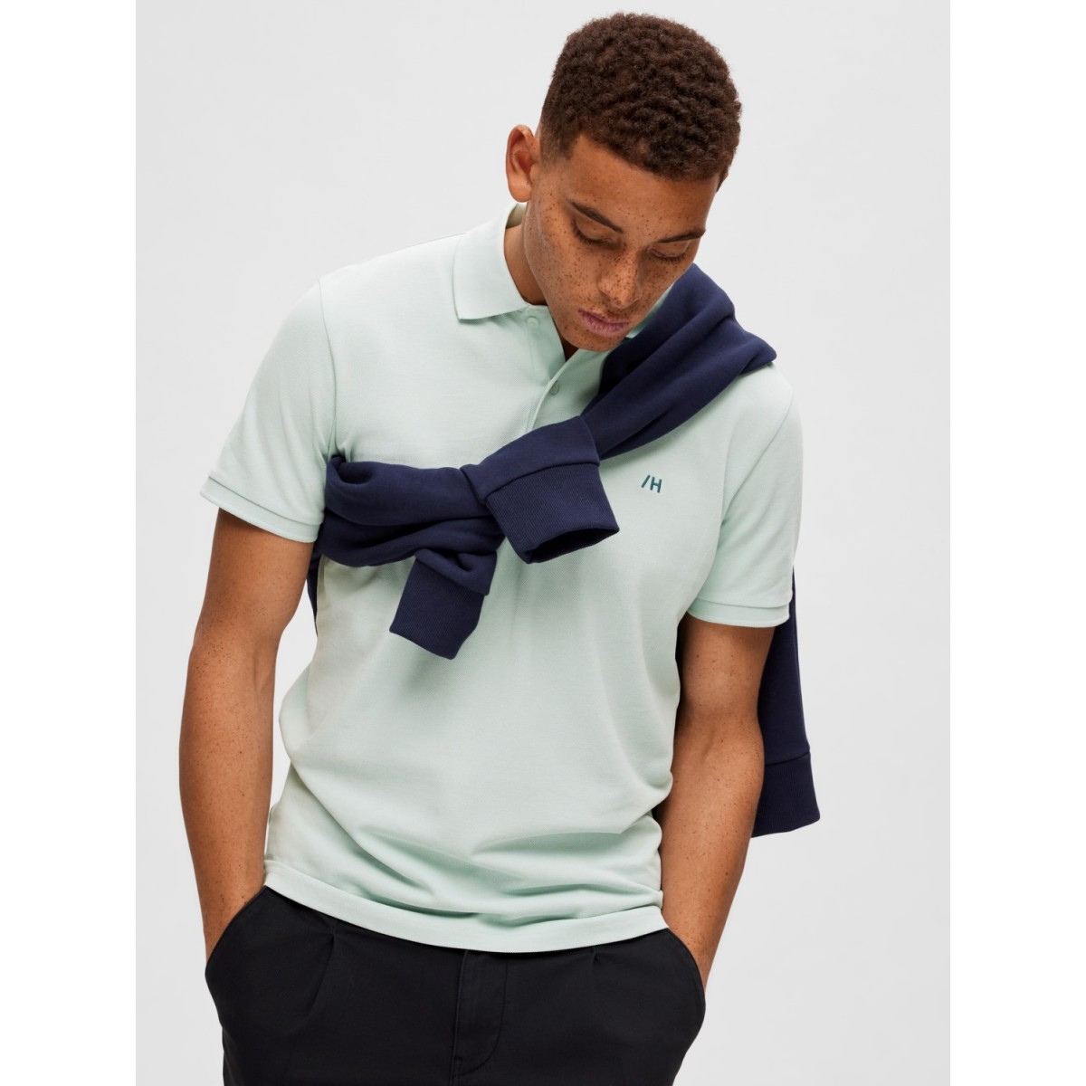 Selected - Polo bordeaux avec broderie jaune