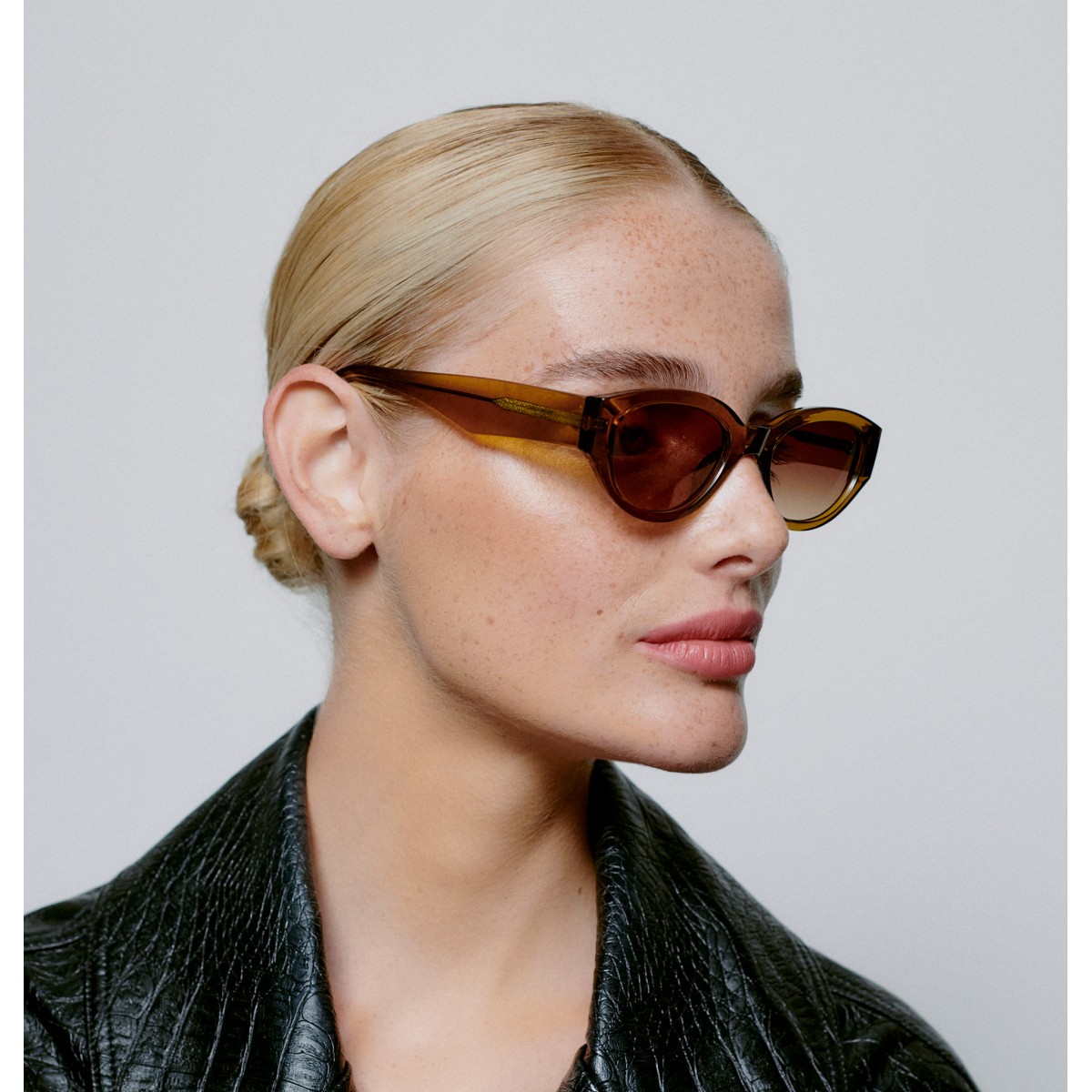 AK Sunnies - Lunettes de soleil marron écailles