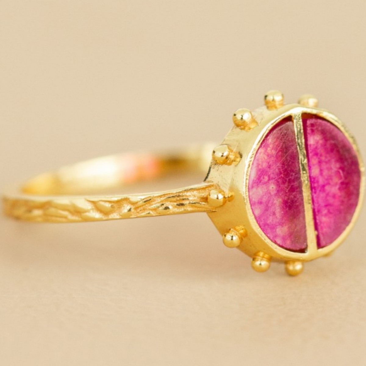 Muja Juma - Bague demi cercle rubis