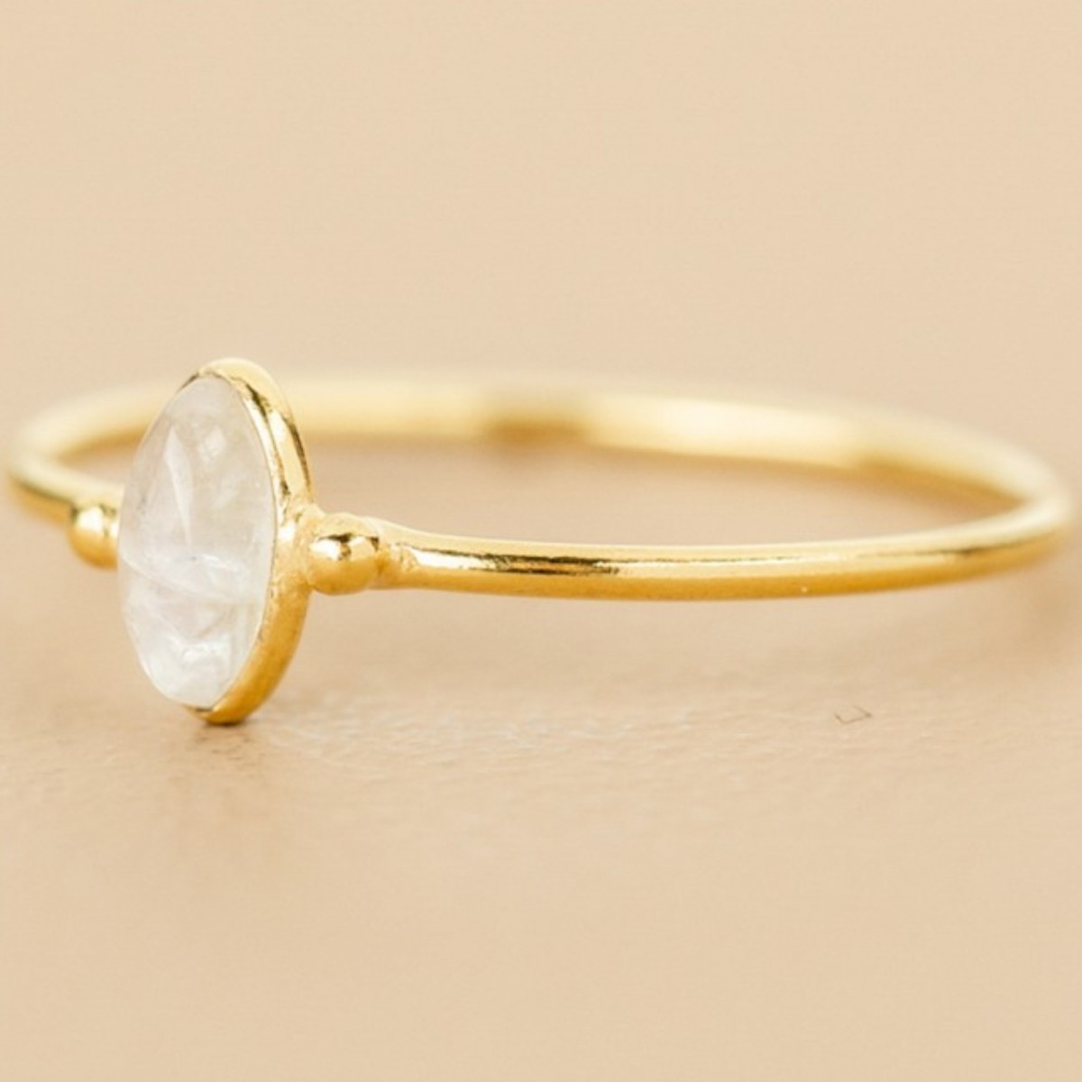 Muja Juma - Bague avec pierre de lune blanche