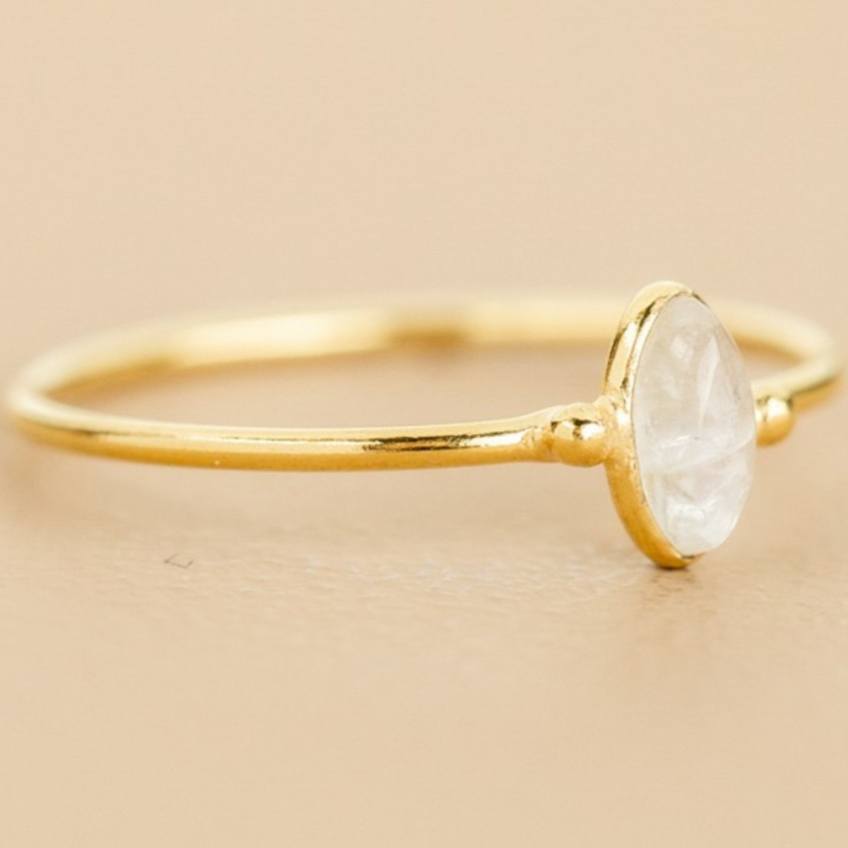 Muja Juma - Bague avec pierre de lune blanche