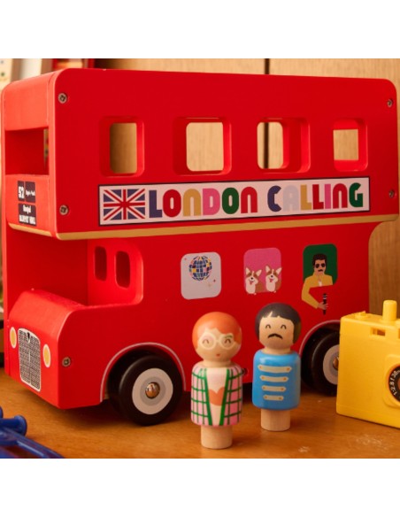Le petit souk| Bus londonien et ses chanteurs en bois